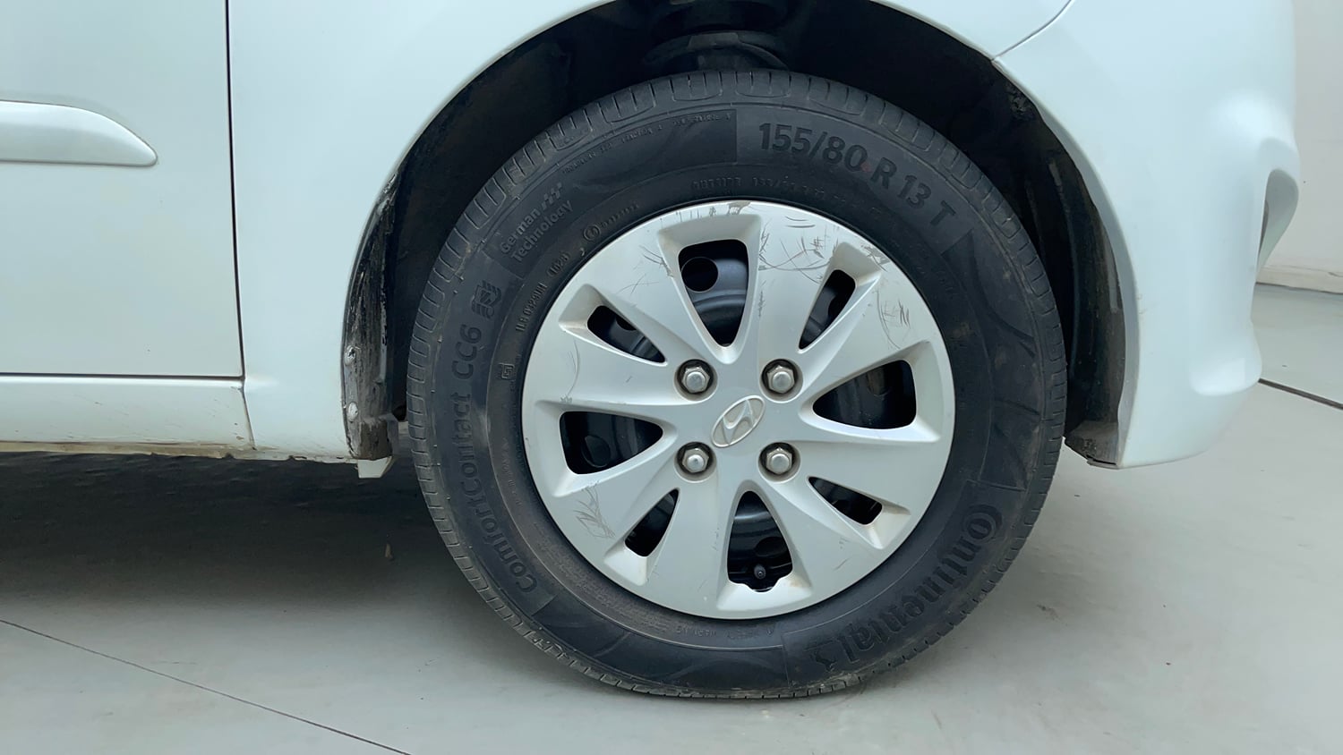 Used 2012 Hyundai i10 Sportz 1.2 Kappa2 Petrol Manual tyres RIGHT FRONT TYRE RIM VIEW