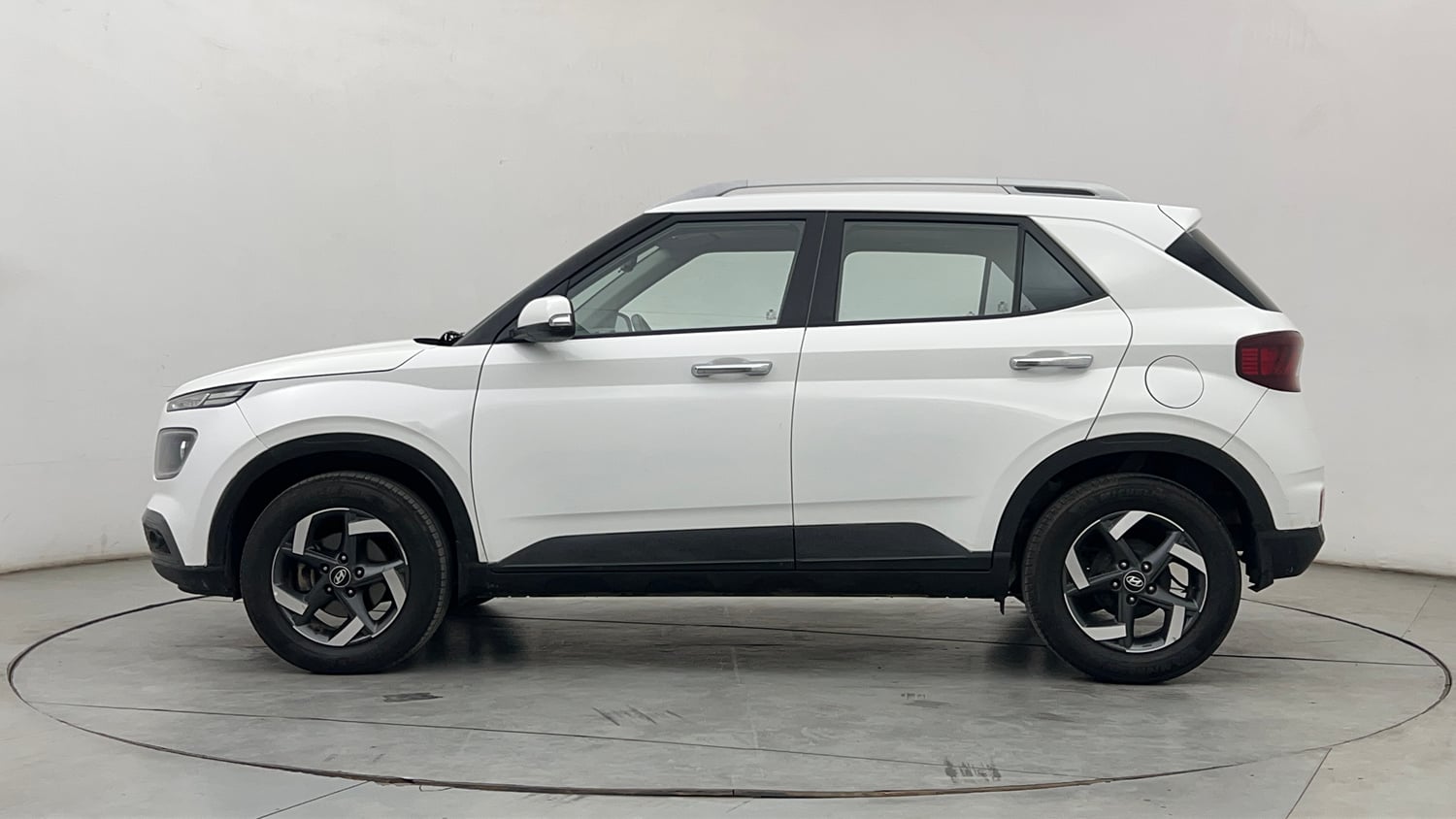 Used 2019 Hyundai Venue SX Plus 1.0 Turbo DCT Petrol Automatic exterior LEFT SIDE VIEW