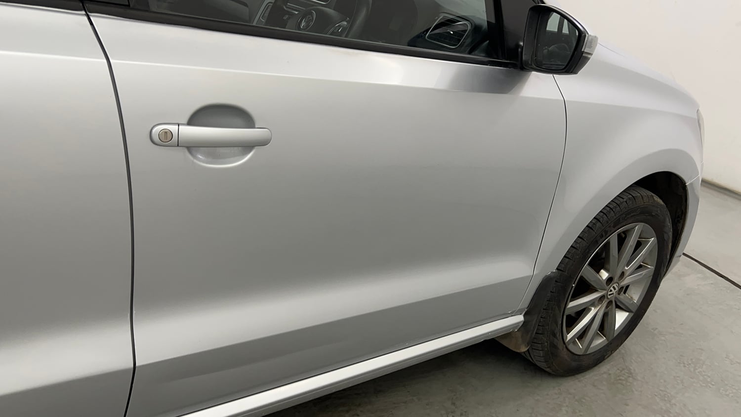 Used 2019 Volkswagen Polo Highline Plus 1.0 (P) 16 Alloy Petrol Manual dents MINOR DENT