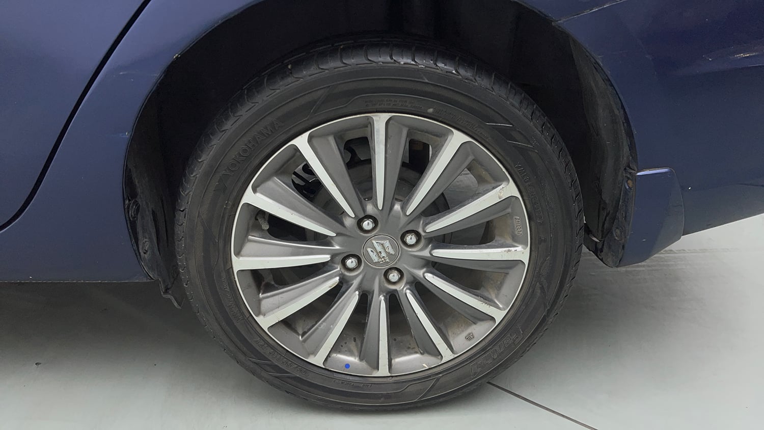 Used 2019 Maruti Suzuki Ciaz Alpha Hybrid 1.5 AT Petrol Automatic tyres LEFT REAR TYRE RIM VIEW