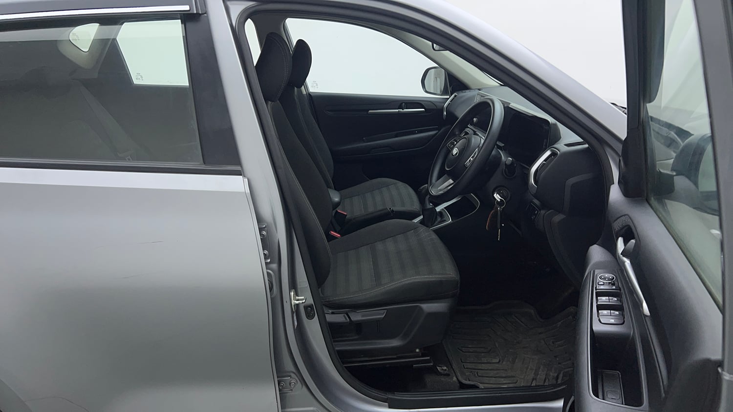 Used 2020 Kia Sonet HTX Plus 1.0 iMT Petrol Manual interior RIGHT SIDE FRONT DOOR CABIN VIEW