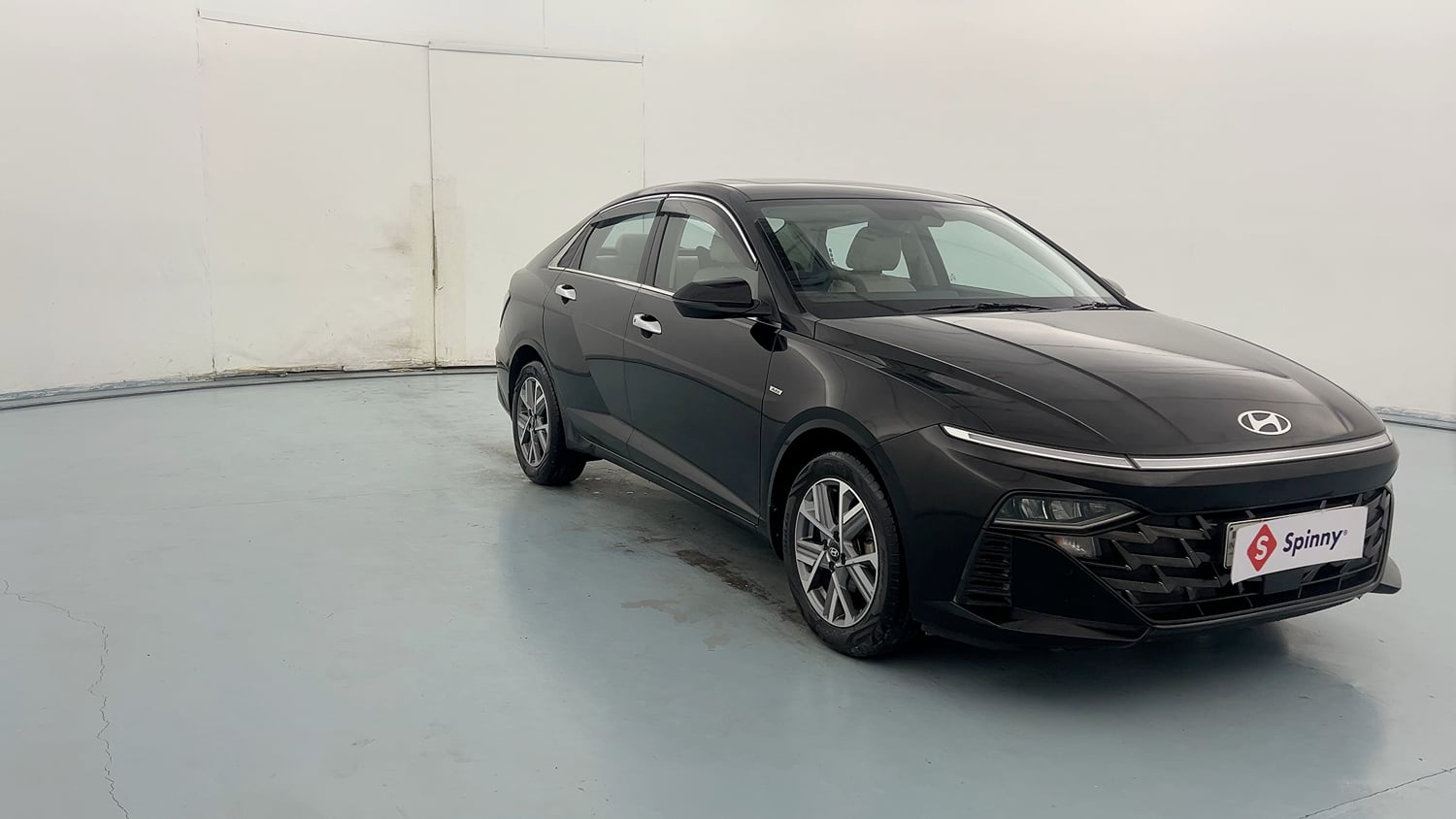 Used 2023 Hyundai Verna SX (O) 1.5 Petrol IVT Petrol Automatic exterior FRONT VIEW