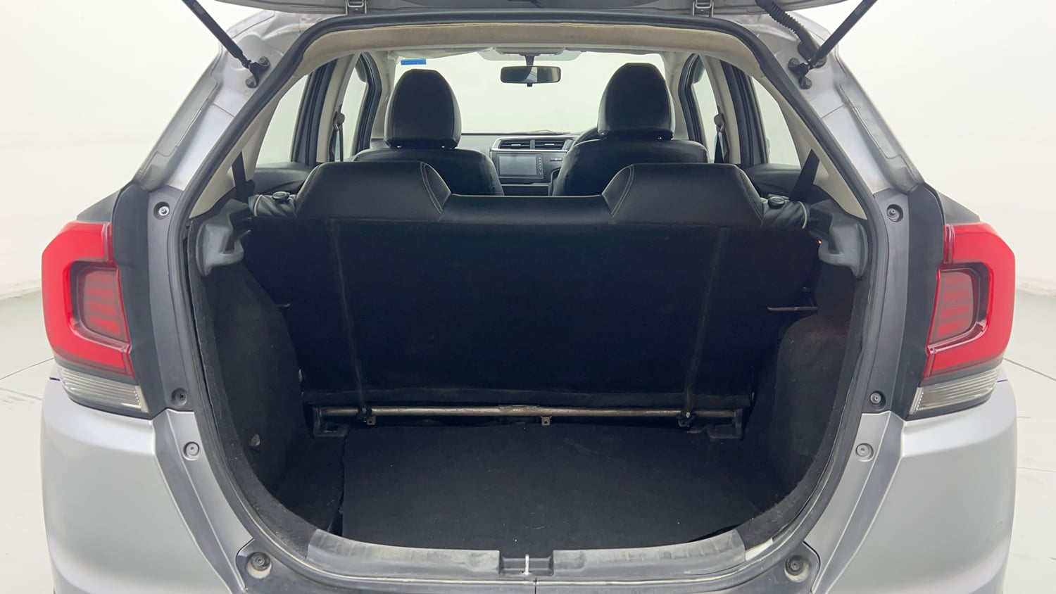 Used 2022 Honda WR-V VX MT Petrol Petrol Manual interior DICKY INSIDE VIEW