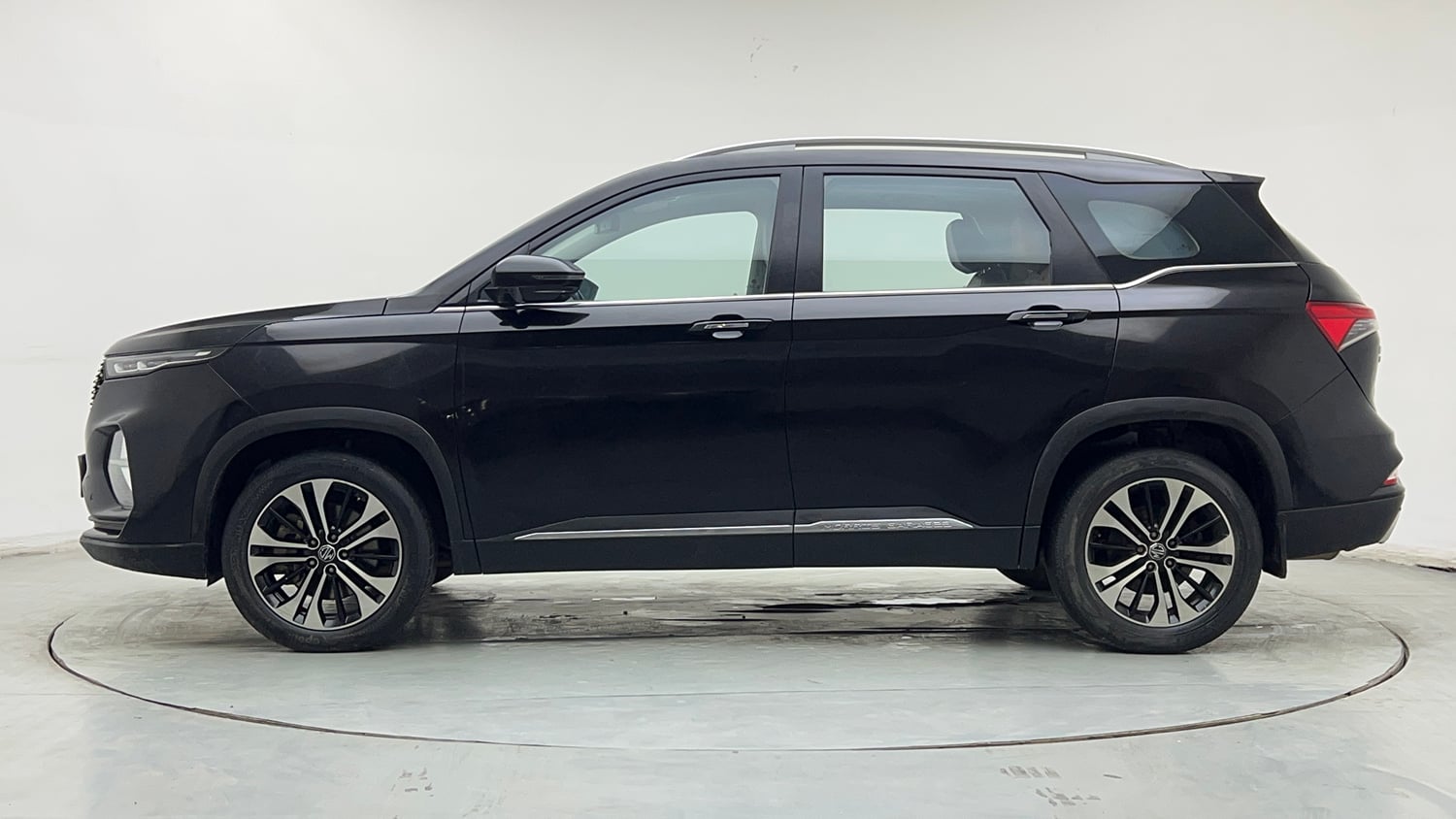 Used 2021 MG Motors Hector Plus Sharp 1.5 Petrol Turbo CVT 6-STR Petrol Automatic exterior LEFT SIDE VIEW