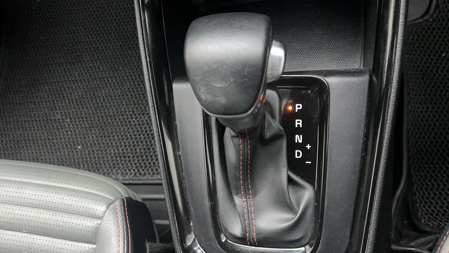 Used 2023 Kia Sonet X Line 1.0 DCT Petrol Automatic interior GEAR  KNOB VIEW