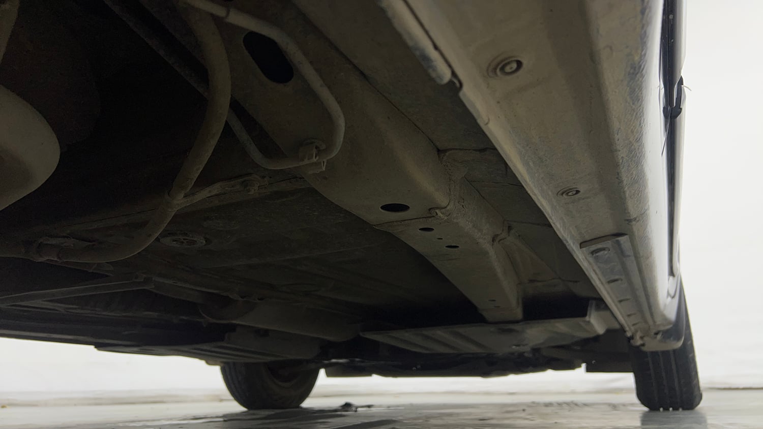 Used 2021 Maruti Suzuki Swift VXi Petrol Manual extra REAR RIGHT UNDERBODY VIEW