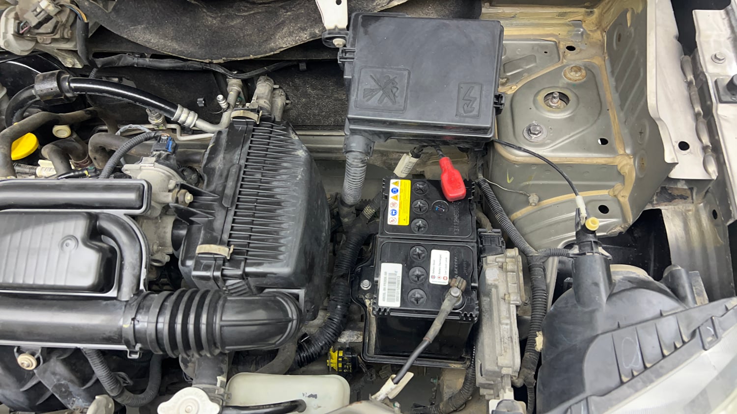 Used 2018 Renault Kwid 1.0 RXT AMT Opt Petrol Automatic engine ENGINE LEFT SIDE VIEW