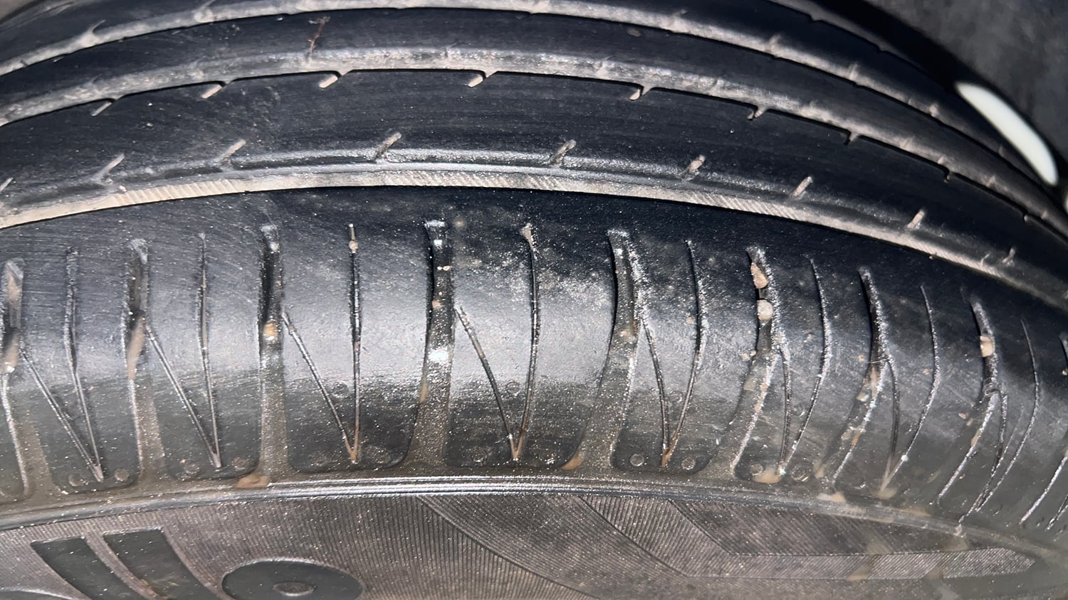 Used 2016 Ford Figo Trend 1.2 Ti-VCT Petrol Manual tyres LEFT REAR TYRE TREAD VIEW