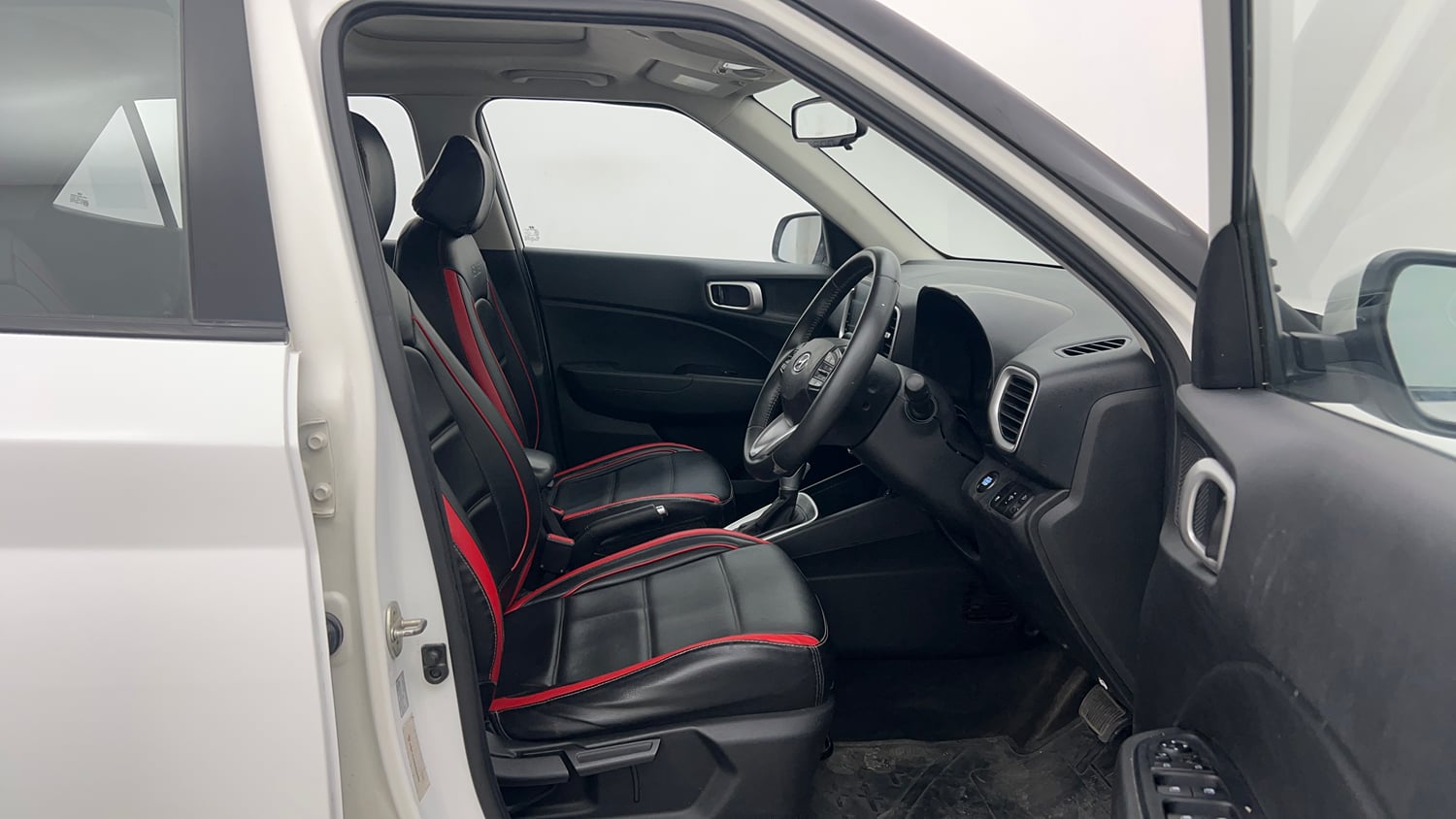 Used 2019 Hyundai Venue SX Plus 1.0 Turbo DCT Petrol Automatic interior RIGHT SIDE FRONT DOOR CABIN VIEW