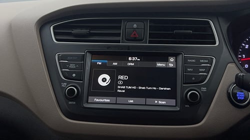 Used 2020 Hyundai Elite i20 Asta 1.2 (O) Petrol Manual top_features Touch screen infotainment system