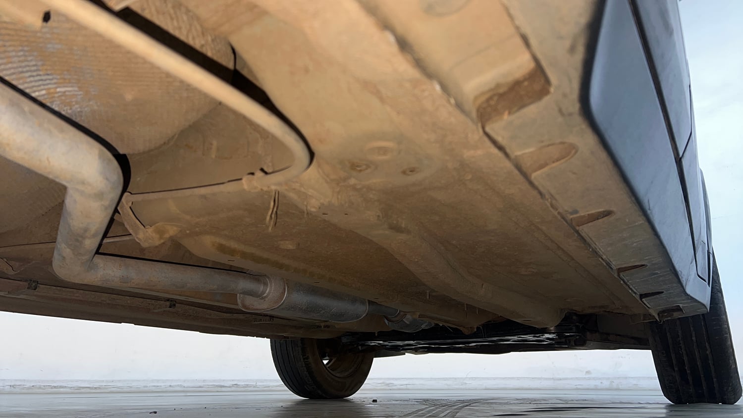 Used 2020 Kia Sonet HTX Plus 1.0 iMT Petrol Manual extra REAR RIGHT UNDERBODY VIEW