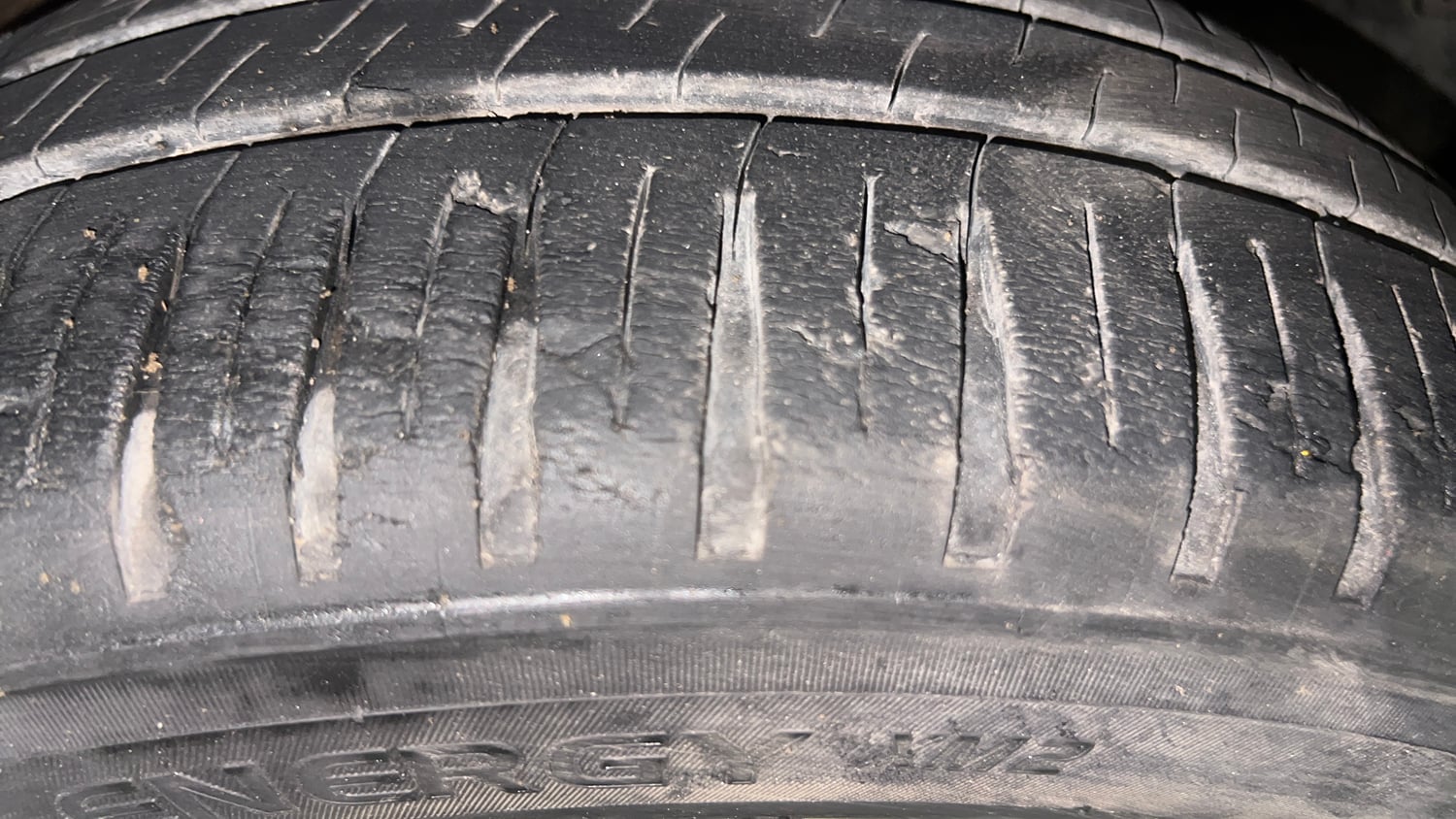 Used 2015 Honda Brio VX AT Petrol Automatic tyres RIGHT FRONT TYRE TREAD VIEW