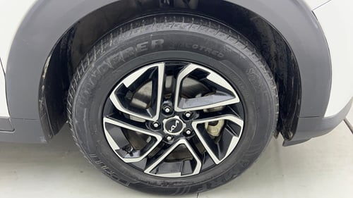 Used 2023 Kia Carens Luxury Plus 1.5 Diesel AT 7 STR Diesel Automatic tyres RIGHT FRONT TYRE RIM VIEW