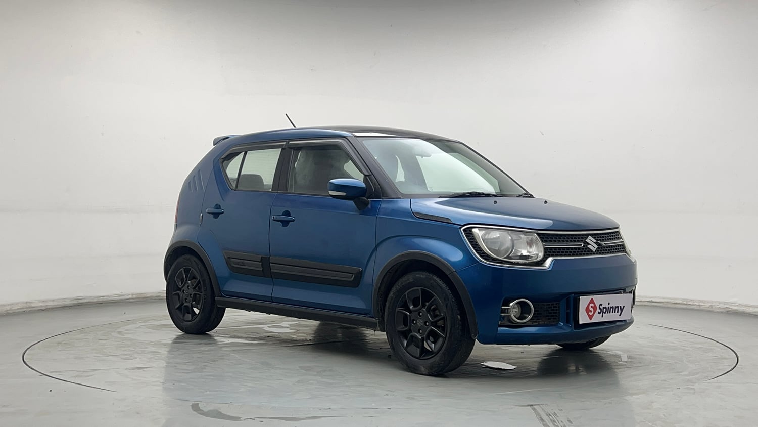 Used 2017 Maruti Suzuki Ignis  Zeta Dual Tone MT Petrol Petrol Manual exterior RIGHT FRONT CORNER VIEW