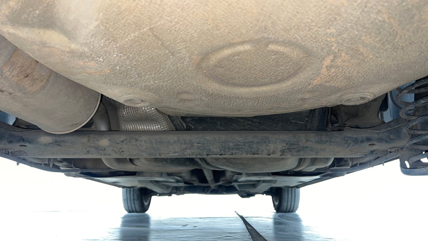 Used 2014 Volkswagen Vento Highline Diesel Diesel Manual extra REAR UNDERBODY VIEW (TAKEN FROM REAR)