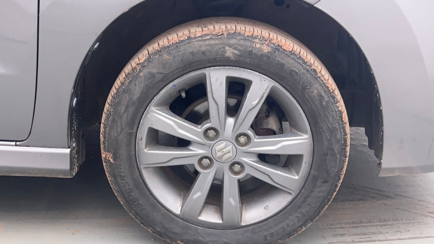Used 2017 Maruti Suzuki Wagon R VXI+ Petrol Manual tyres RIGHT FRONT TYRE RIM VIEW