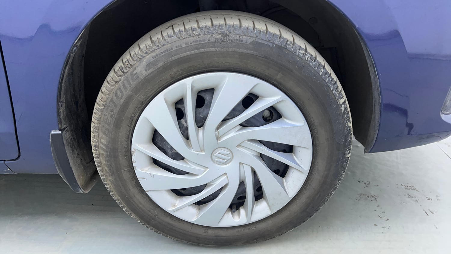 Used 2022 Maruti Suzuki New Ertiga VXi AT Petrol Automatic tyres RIGHT FRONT TYRE RIM VIEW