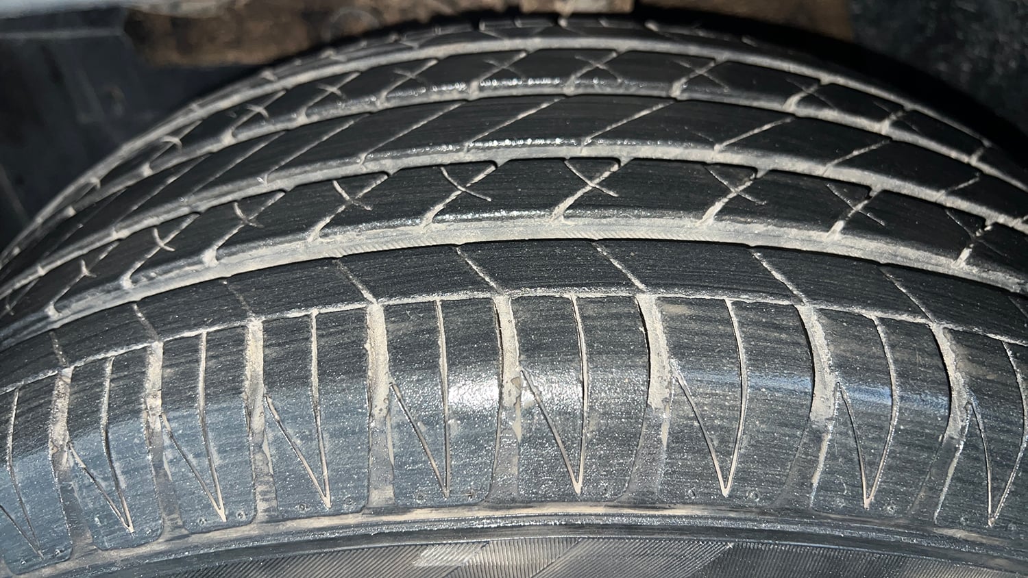 Used 2021 Maruti Suzuki Vitara Brezza ZXi Plus AT SHVS Petrol Automatic tyres LEFT FRONT TYRE TREAD VIEW