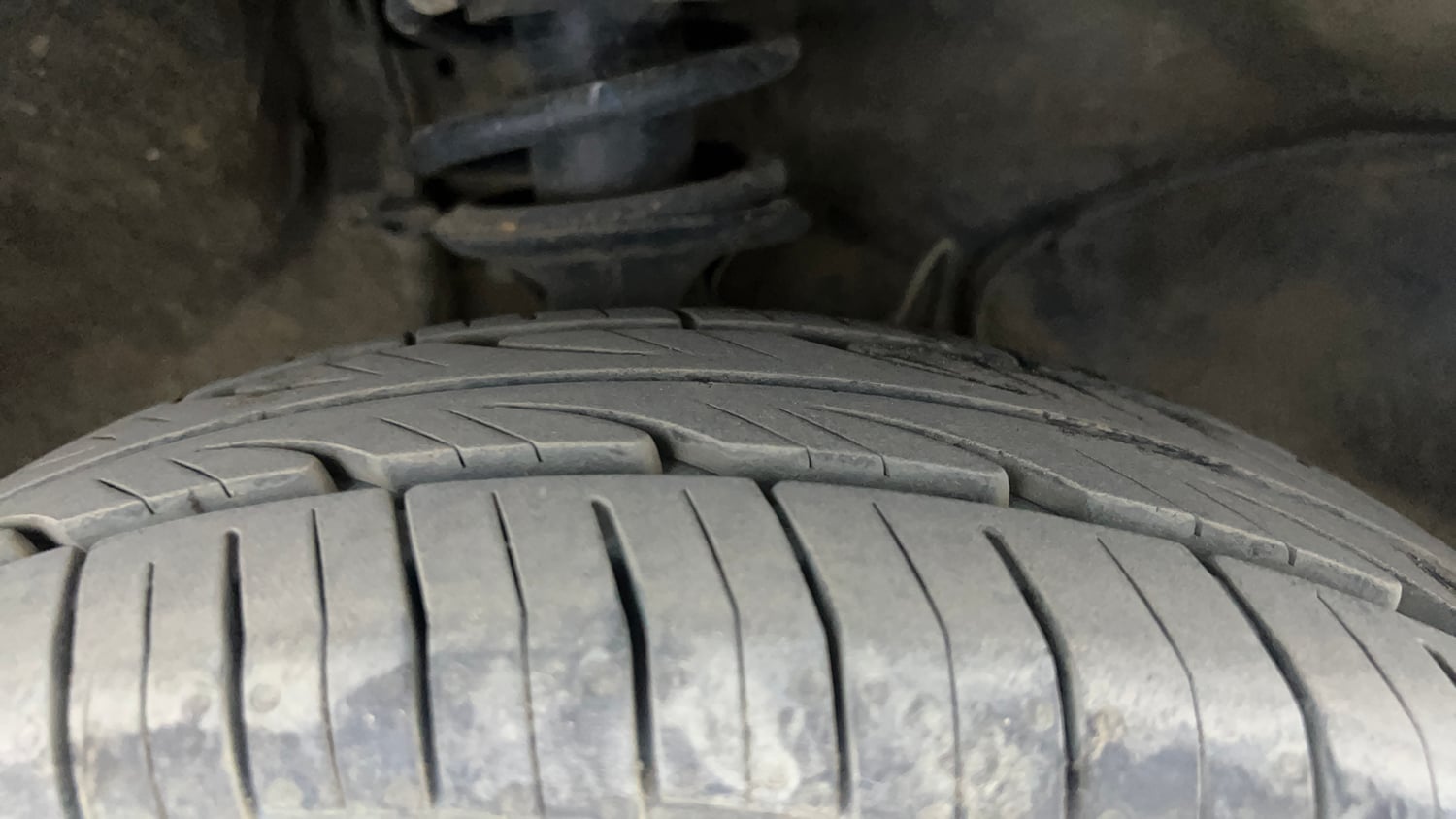Used 2022 Maruti Suzuki Alto 800 LXi (O) Petrol Manual tyres RIGHT FRONT TYRE TREAD VIEW