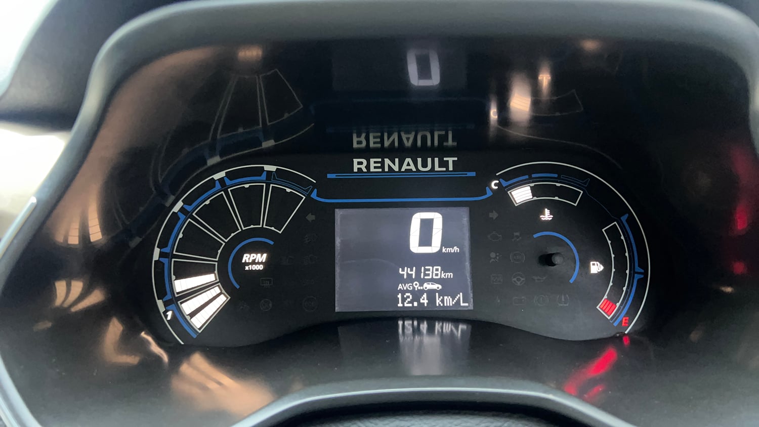 Used 2022 Renault Kiger RXT MT Petrol Manual interior CLUSTERMETER VIEW