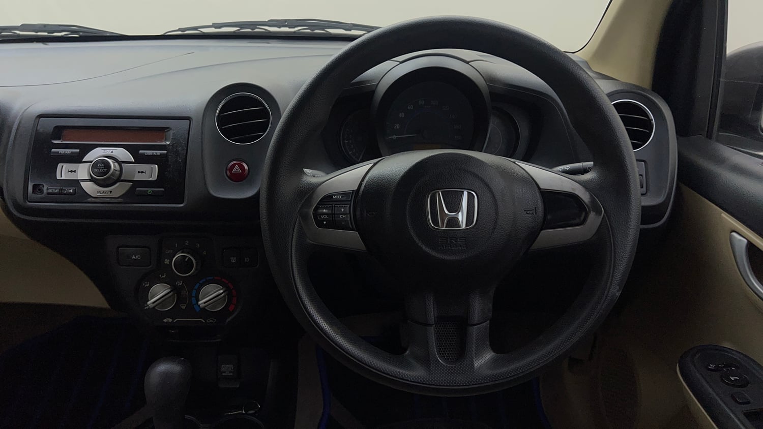 Used 2015 Honda Brio VX AT Petrol Automatic top_features Steering mounted controls