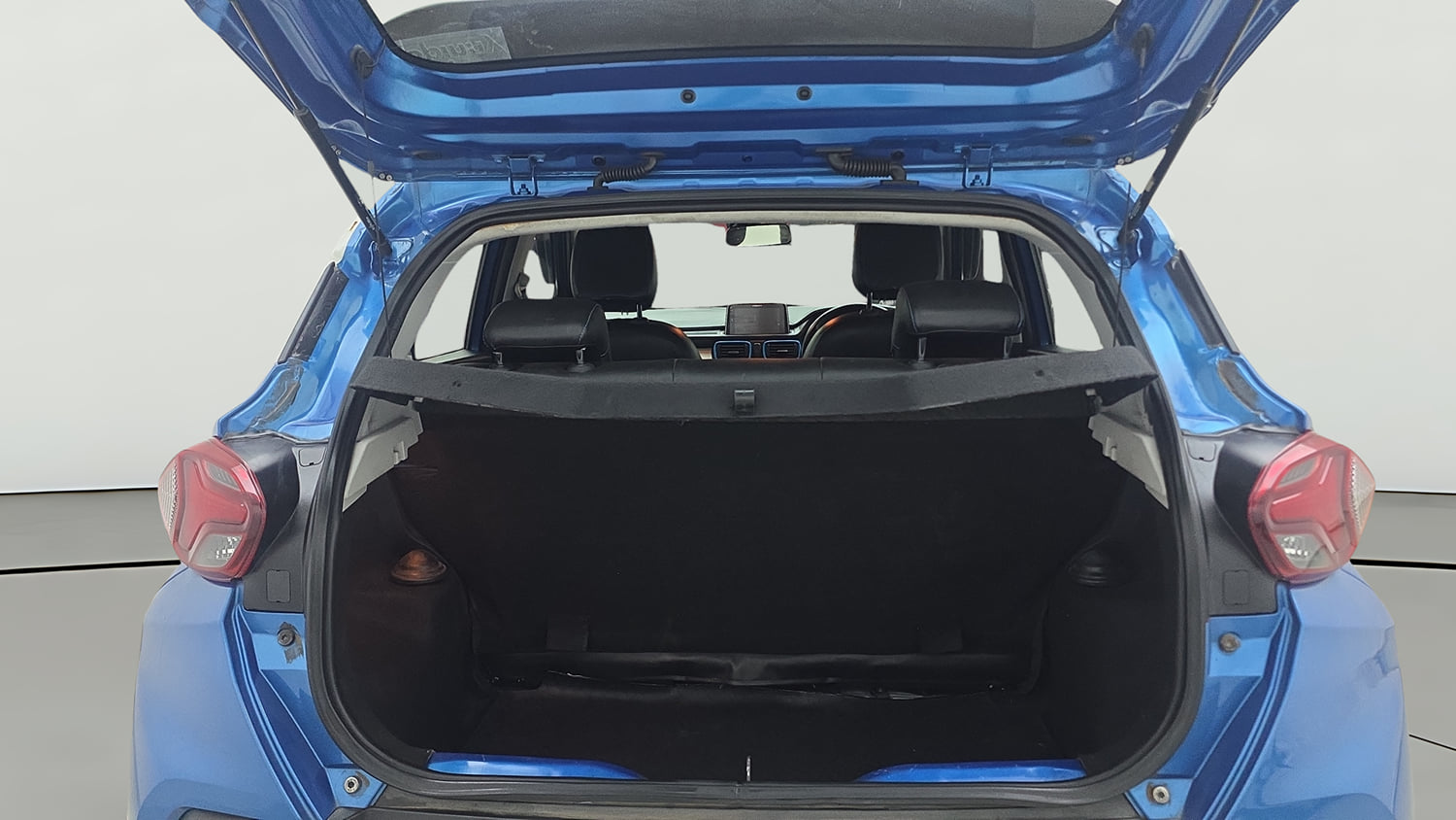 Used 2022 Tata Punch Creative Dual Tone Petrol Manual interior DICKY INSIDE VIEW