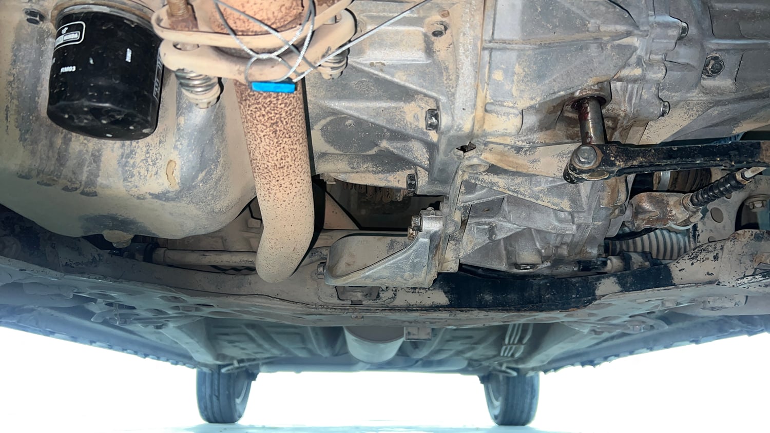 Used 2017 Maruti Suzuki Ignis  Zeta Dual Tone MT Petrol Petrol Manual extra FRONT LEFT UNDERBODY VIEW