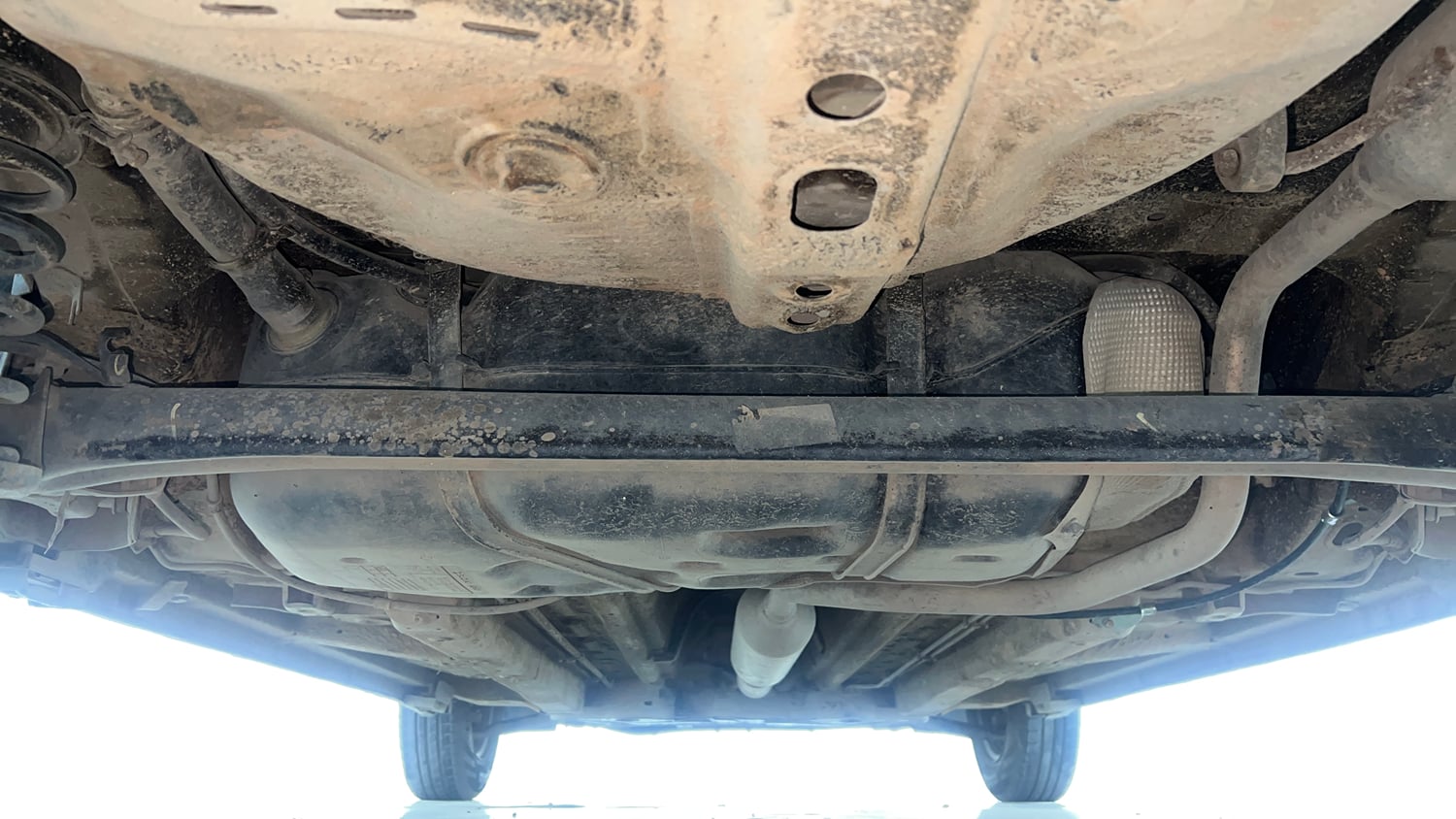 Used 2015 Maruti Suzuki Swift Lxi (O) Petrol Manual extra REAR UNDERBODY VIEW (TAKEN FROM REAR)
