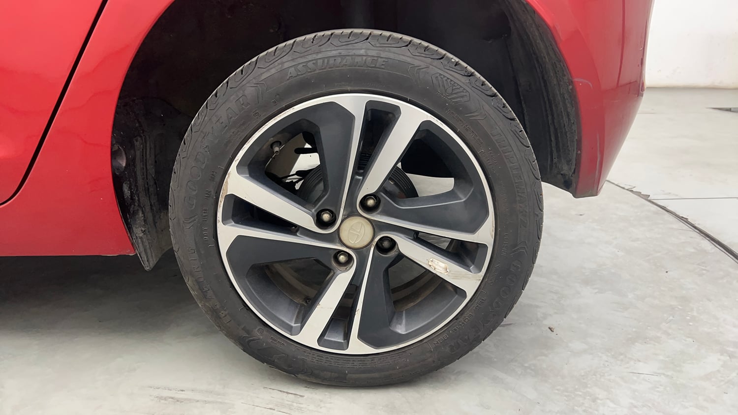 Used 2023 Tata Altroz XZ Diesel Diesel Manual tyres LEFT REAR TYRE RIM VIEW