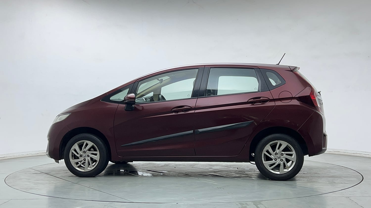 Used 2016 Honda Jazz V AT Petrol Petrol Automatic exterior LEFT SIDE VIEW