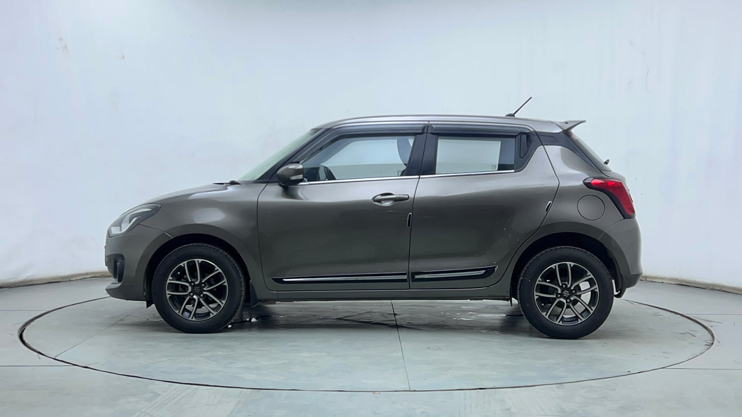 Used 2021 Maruti Suzuki Swift ZXi Plus Petrol Manual exterior LEFT SIDE VIEW
