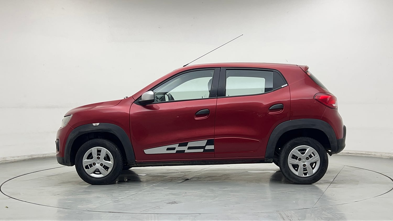 Used 2017 Renault Kwid 1.0 RXT Petrol Manual exterior LEFT SIDE VIEW