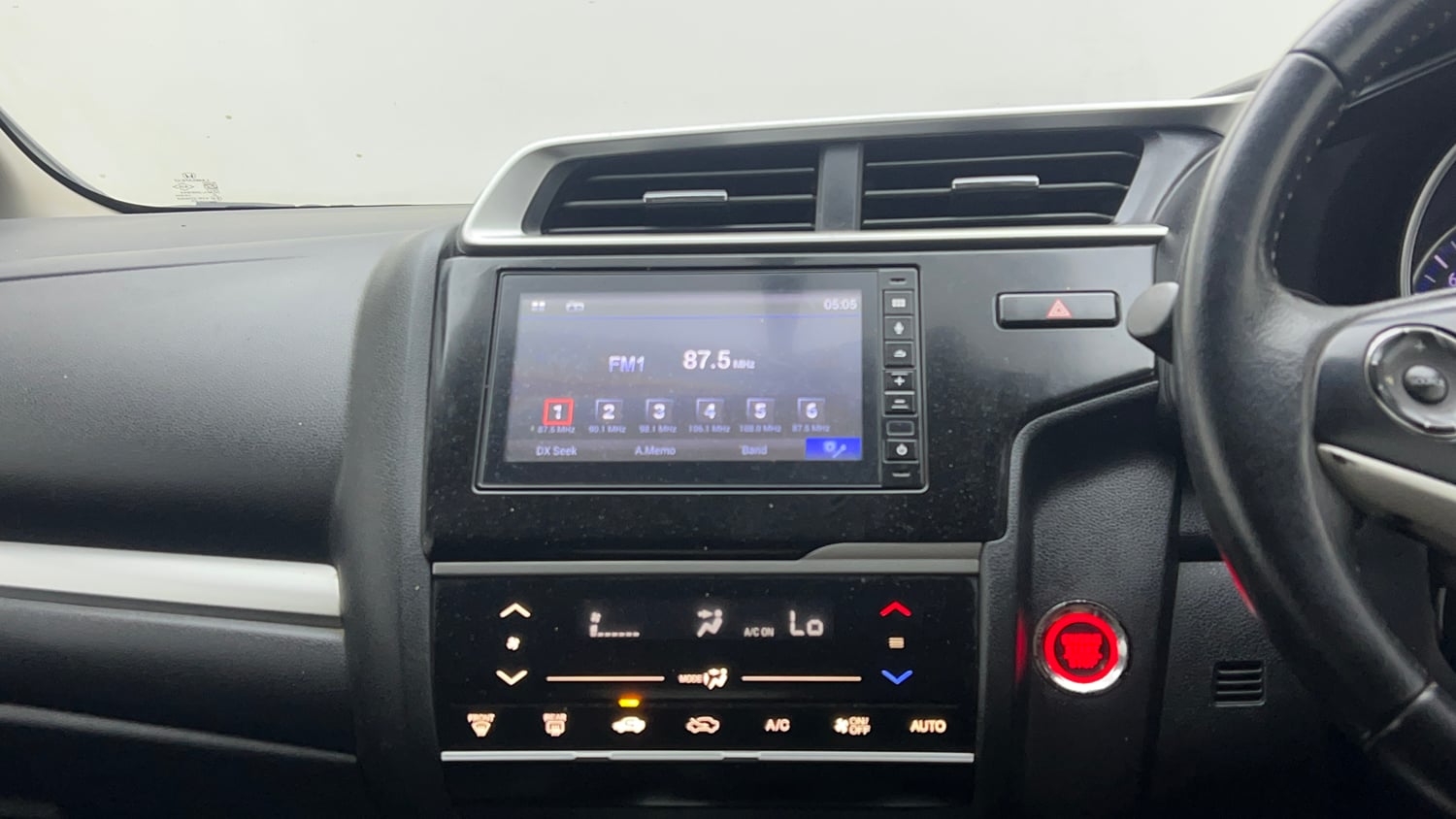 Used 2022 Honda WR-V VX MT Petrol Petrol Manual interior MUSIC SYSTEM & AC CONTROL VIEW