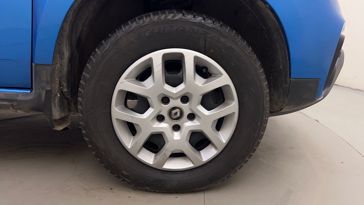 Used 2020 Renault Duster 110 PS RXS MT Diesel Diesel Manual tyres RIGHT FRONT TYRE RIM VIEW