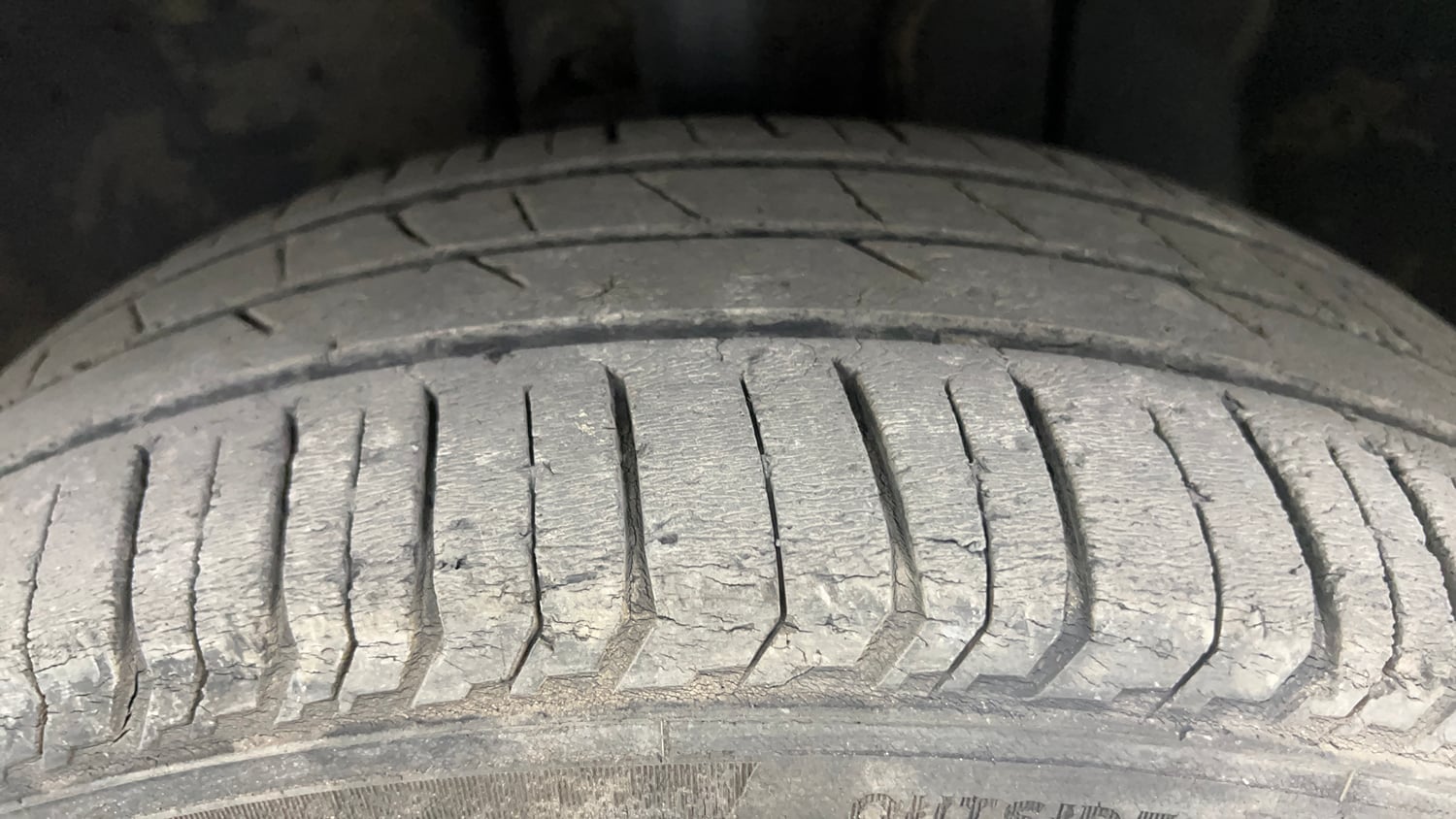 Used 2023 Tata Punch Adventure MT Petrol Manual tyres LEFT FRONT TYRE TREAD VIEW