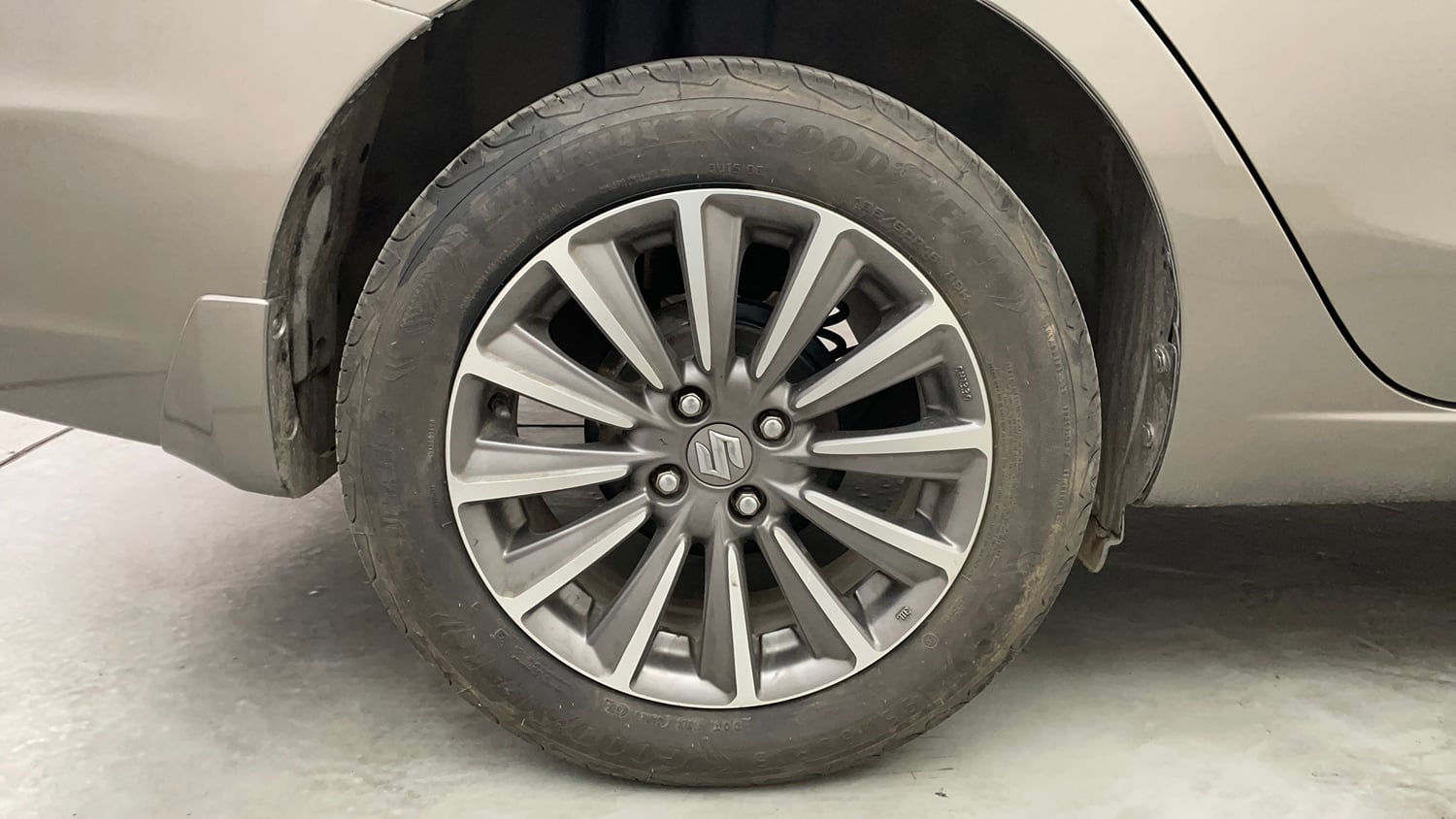 Used 2019 Maruti Suzuki Ciaz Alpha Hybrid 1.5 Petrol Manual tyres RIGHT REAR TYRE RIM VIEW