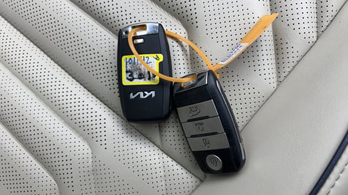 Used 2023 Kia Carens Luxury Plus 1.5 Diesel AT 7 STR Diesel Automatic extra CAR KEY VIEW