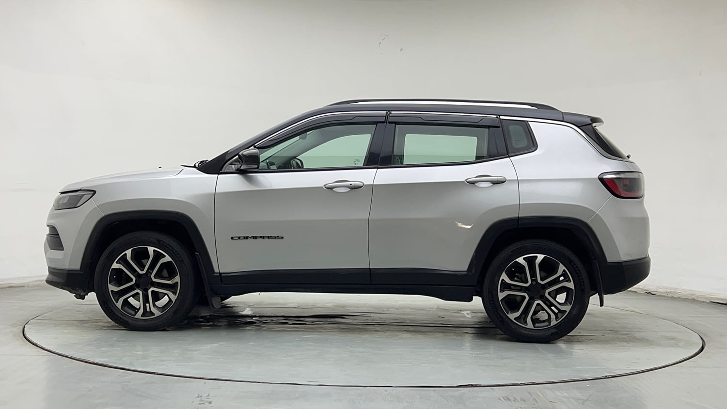 Used 2022 Jeep Compass Limited (O) 1.4 Petrol DCT Petrol Automatic exterior LEFT SIDE VIEW