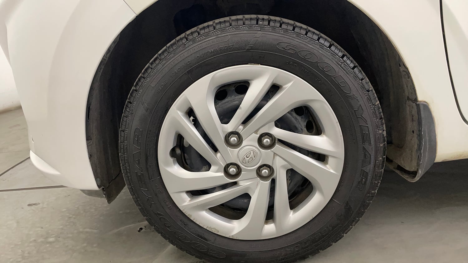 Used 2022 Hyundai Aura S 1.2 CNG Cng Manual tyres LEFT FRONT TYRE RIM VIEW