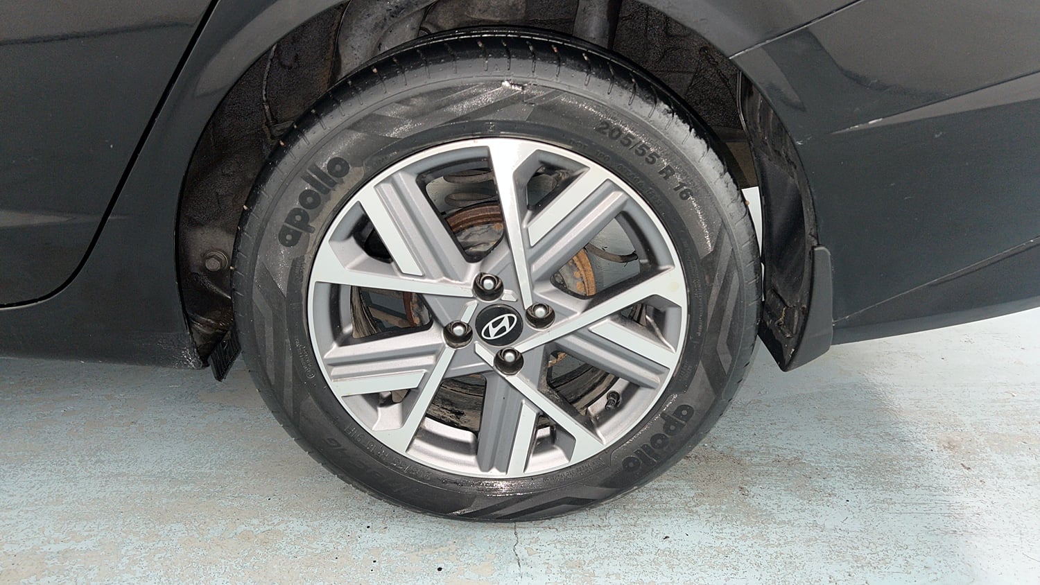 Used 2023 Hyundai Verna SX (O) 1.5 Petrol IVT Petrol Automatic tyres LEFT REAR TYRE RIM VIEW