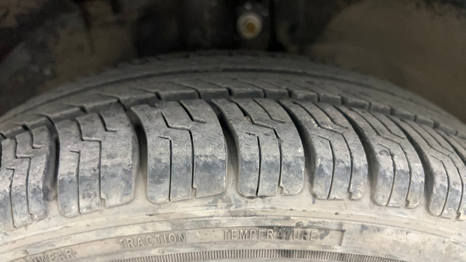 Used 2015 Ford Figo Duratec Petrol Titanium 1.2 Petrol Manual tyres LEFT FRONT TYRE TREAD VIEW