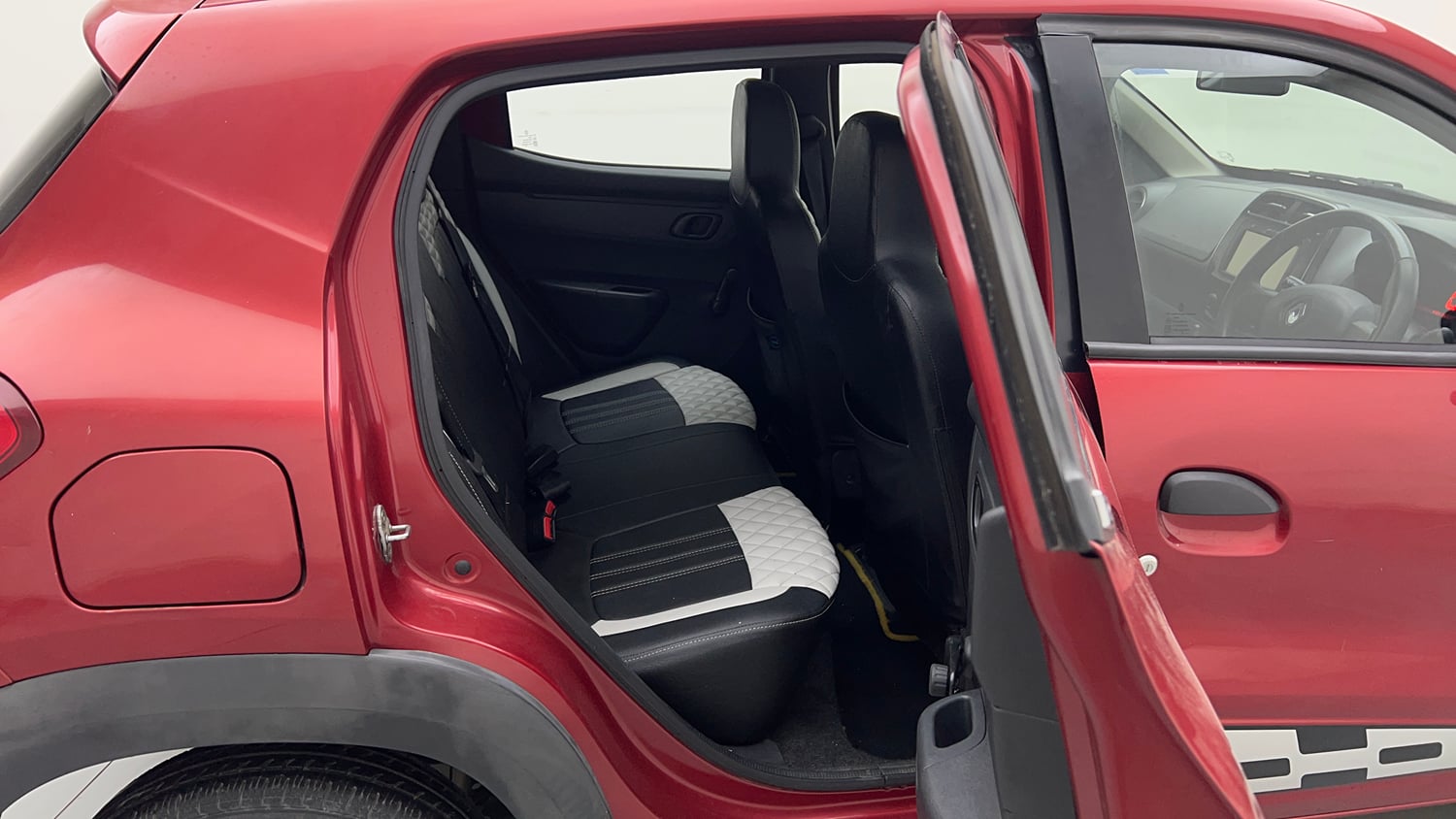Used 2017 Renault Kwid 1.0 RXT Petrol Manual interior RIGHT SIDE REAR DOOR CABIN VIEW