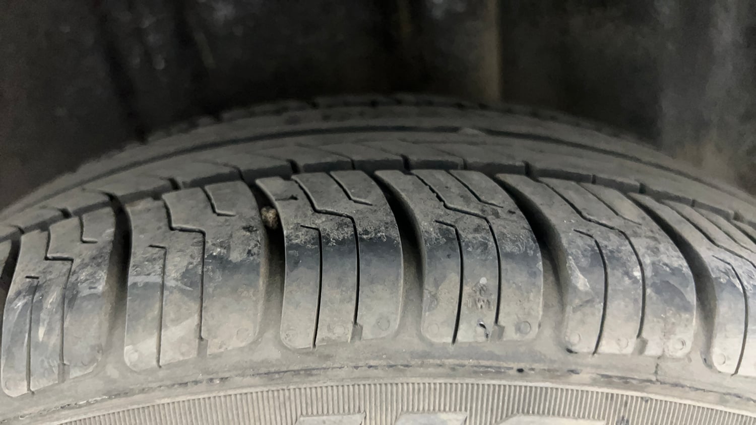 Used 2015 Ford Figo Duratec Petrol Titanium 1.2 Petrol Manual tyres LEFT REAR TYRE TREAD VIEW