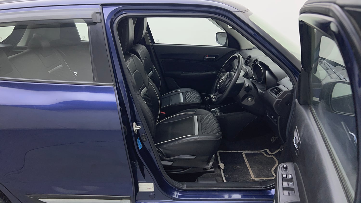 Used 2021 Maruti Suzuki Swift VXi Petrol Manual interior RIGHT SIDE FRONT DOOR CABIN VIEW