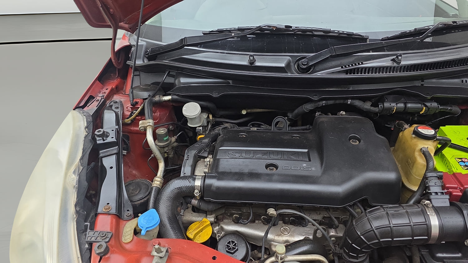 Used 2012 Maruti Suzuki Swift VDi Diesel Manual engine ENGINE RIGHT SIDE VIEW