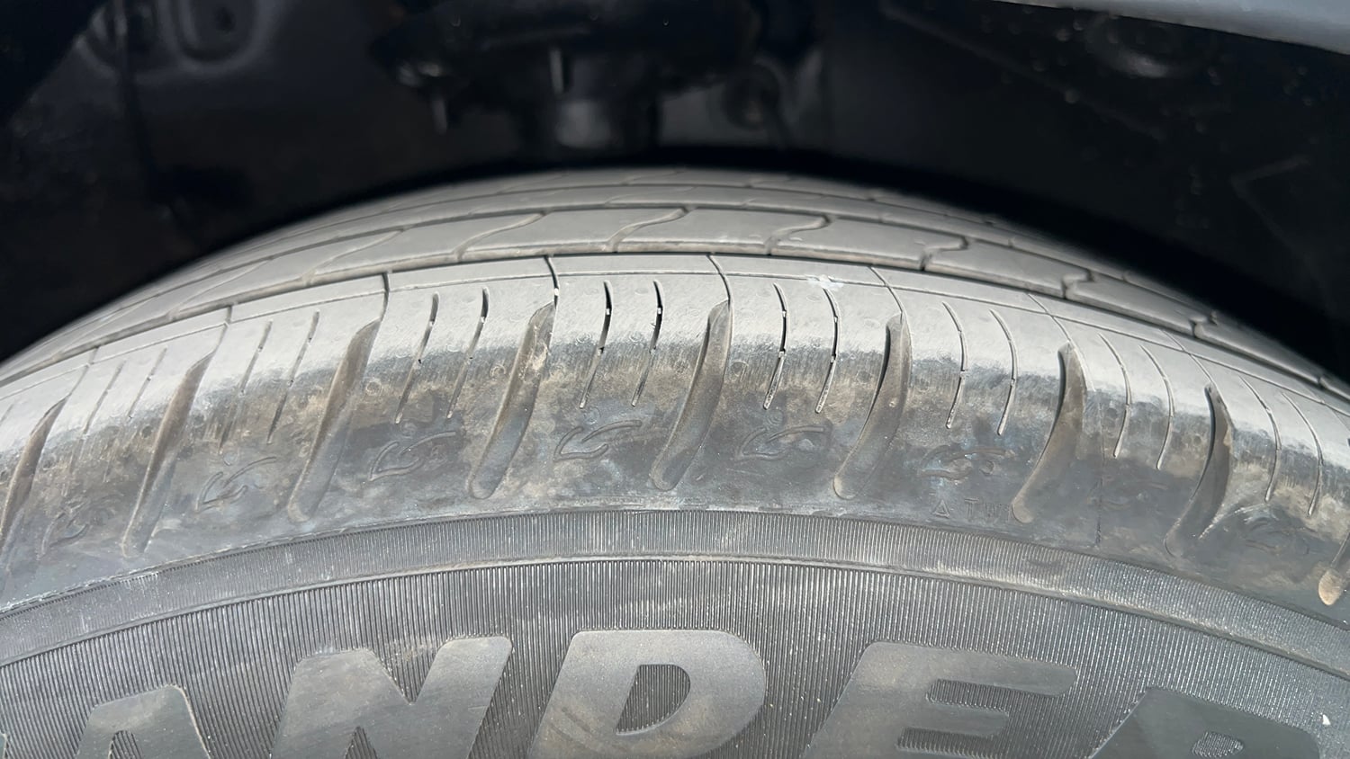 Used 2026 Kia Sonet HTK Plus 1.2 Petrol MT Petrol Manual tyres RIGHT FRONT TYRE TREAD VIEW