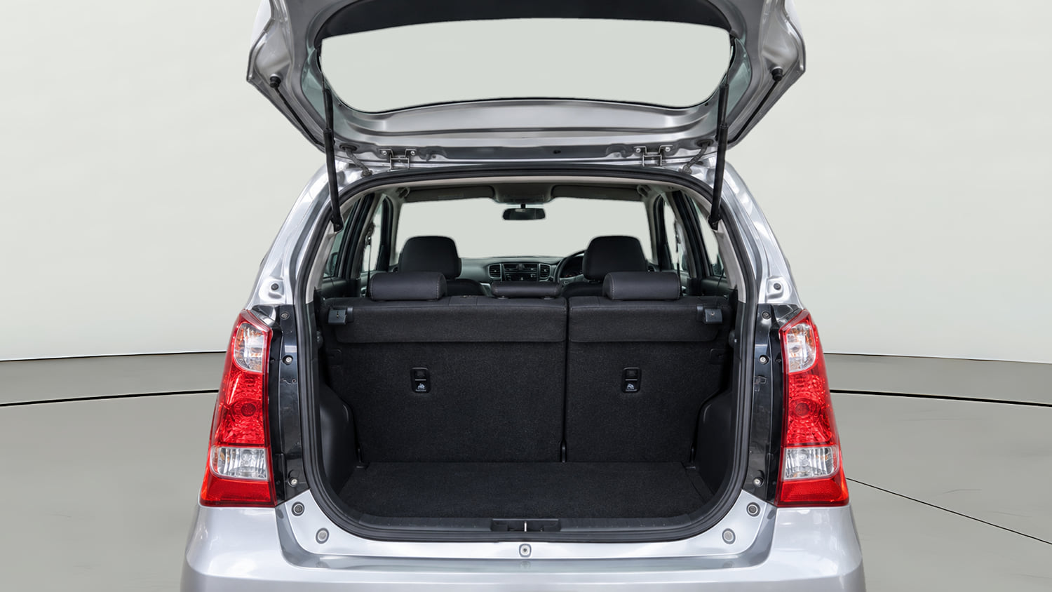 Used 2016 Maruti Suzuki Wagon R 1.0 VXI AMT Petrol Automatic interior DICKY DOOR OPEN VIEW