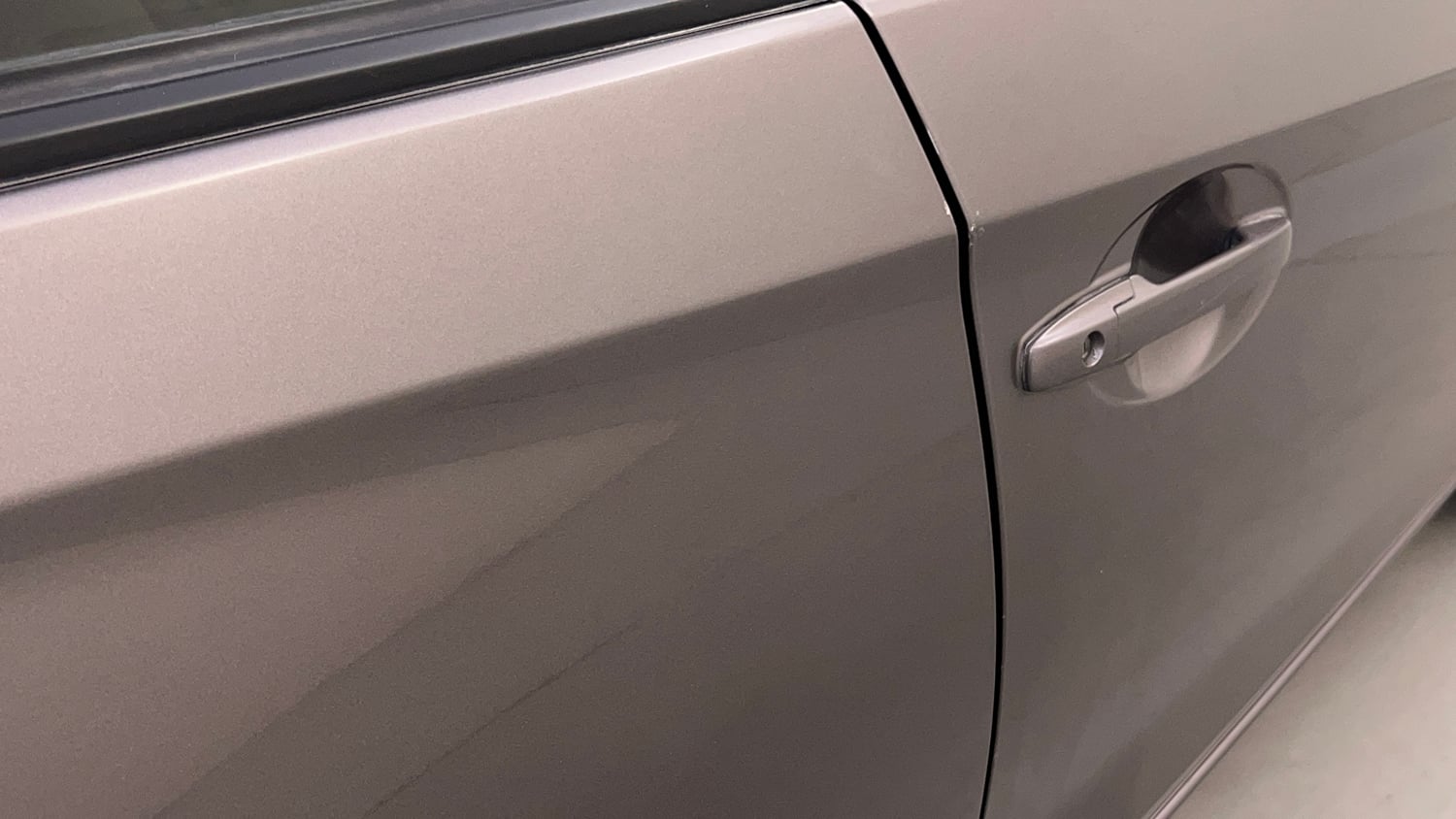 Used 2015 Honda Brio VX AT Petrol Automatic dents MINOR SCRATCH