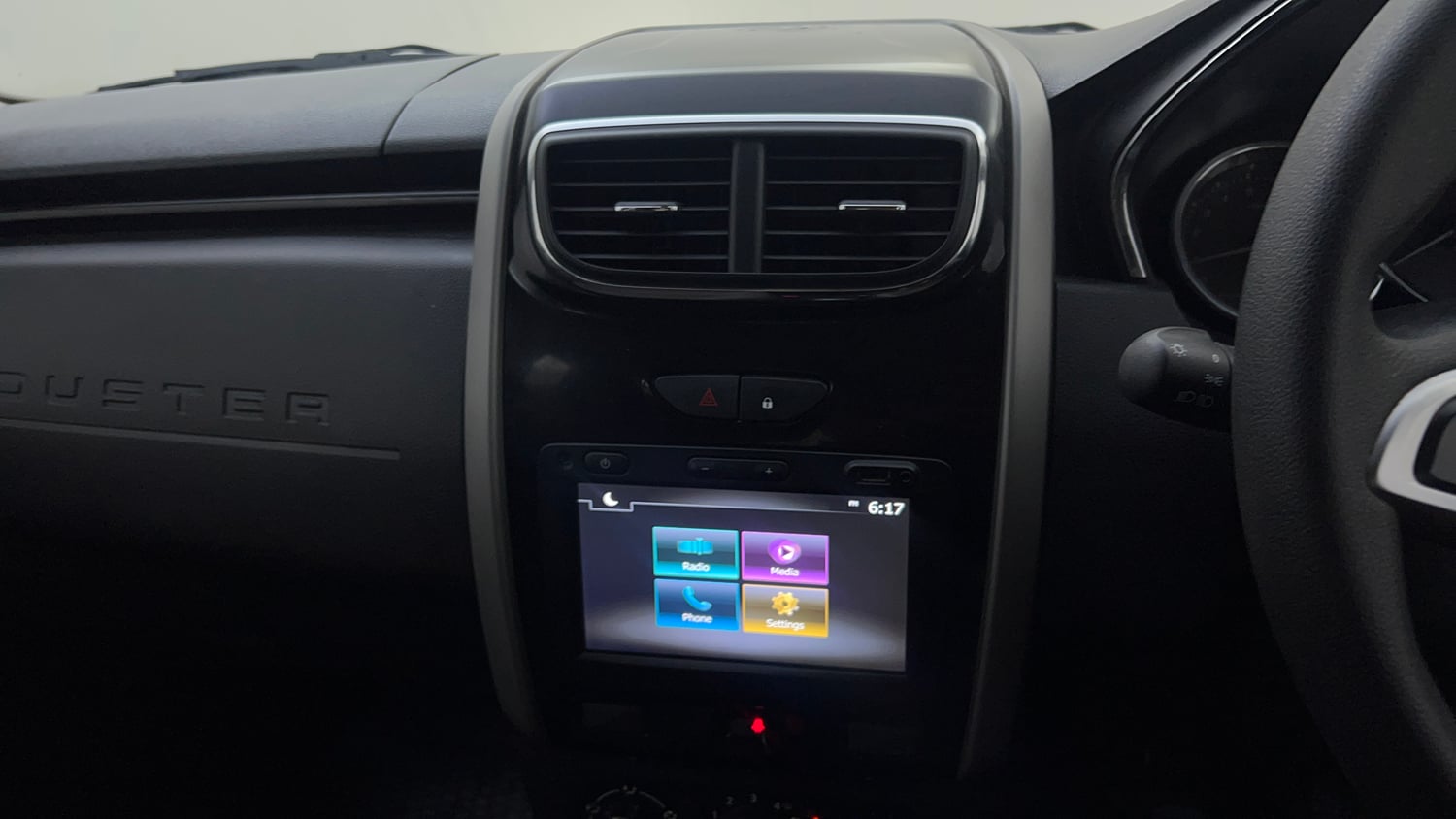 Used 2020 Renault Duster 110 PS RXS MT Diesel Diesel Manual top_features Touch screen infotainment system