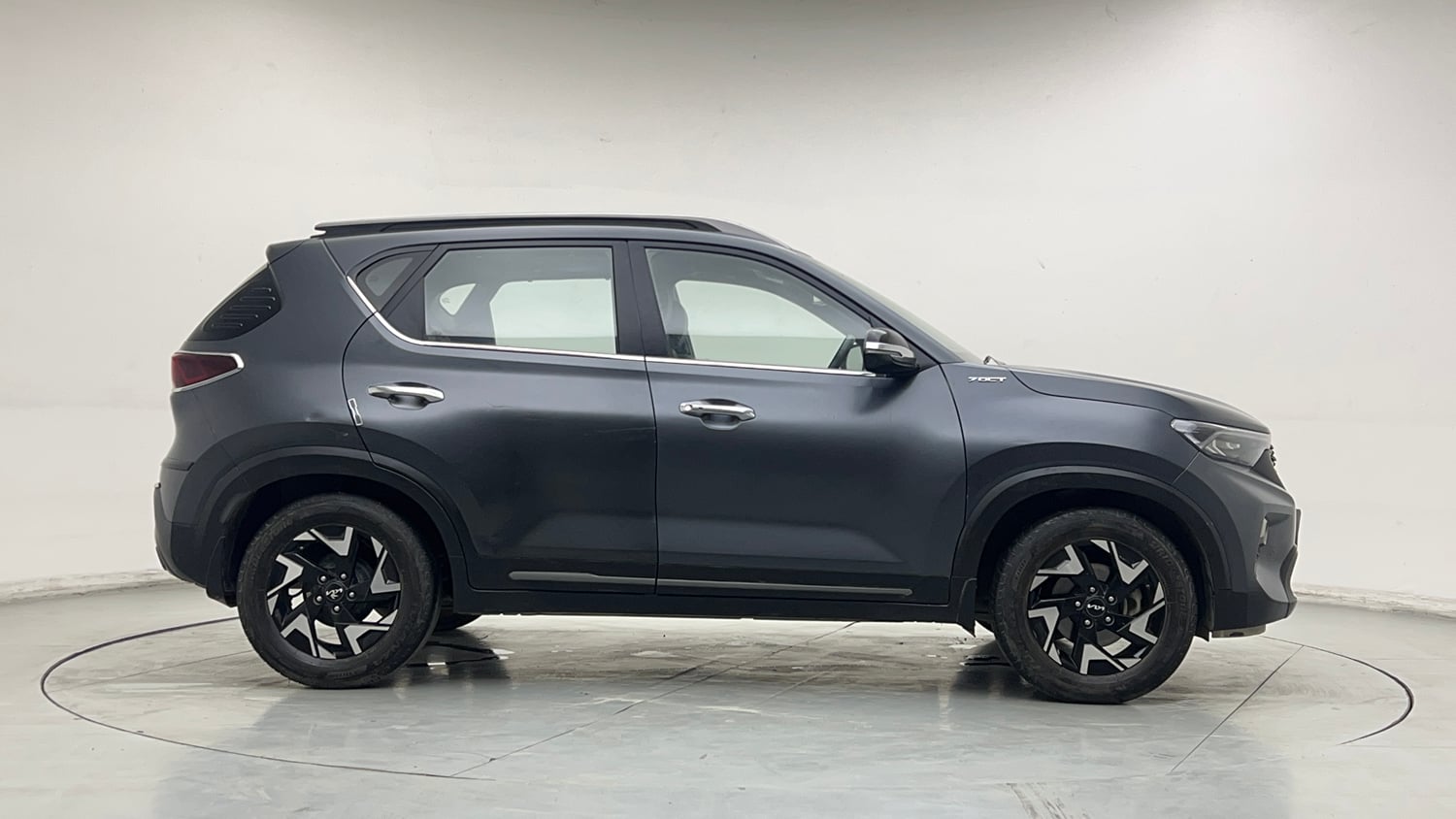 Used 2023 Kia Sonet X Line 1.0 DCT Petrol Automatic exterior RIGHT SIDE VIEW